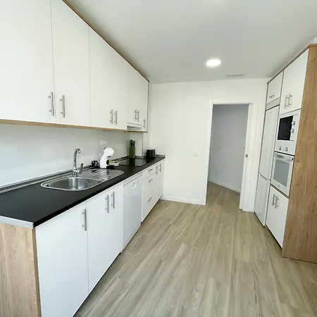 Apartment Gran Via 3000 *